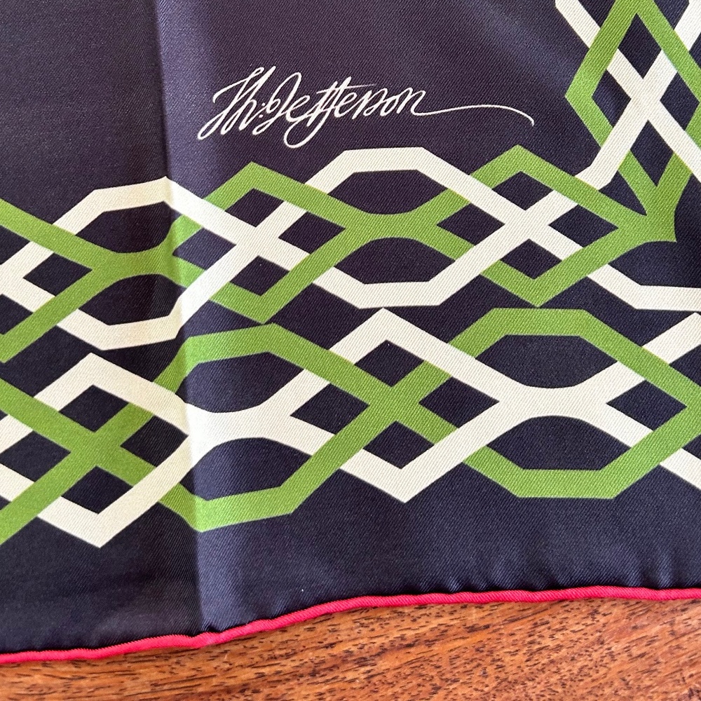 Thomas Jefferson Monticello Magnolia Scarf - Picture 3 of 10